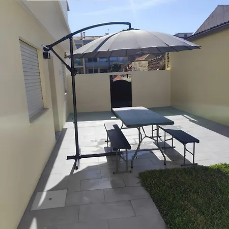 Vakantiehuis House For 4 By The Sea