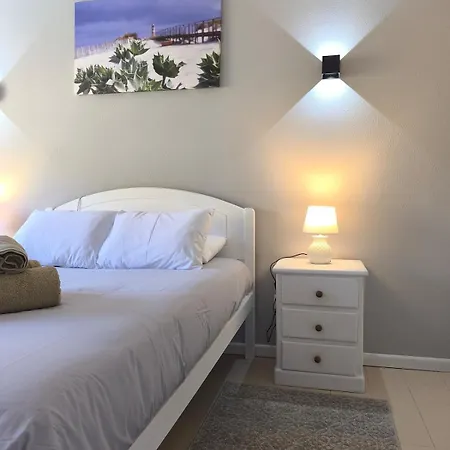 House For 4 By The Sea *