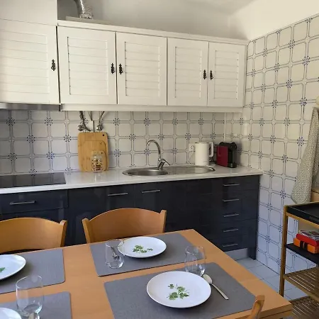 House For 4 By The Sea *