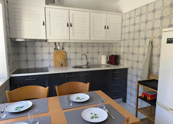 House For 4 By The Sea *